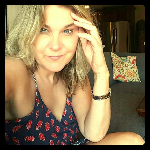 Meet your Posher, Kathy - Picture 1 of 1